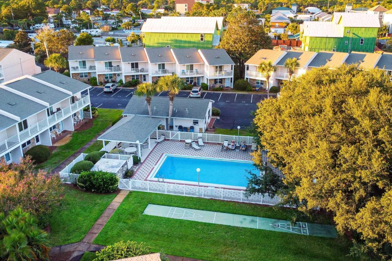 Modern Miramar Townhome, Walk To Ocean! Ferienhaus *